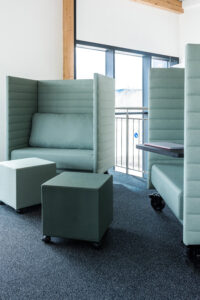Lounge Bereich im Büro - LEUWICO Österreich