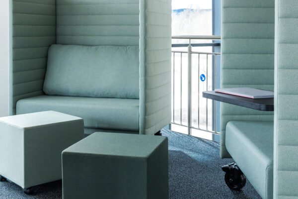 Lounge Bereich im Büro - LEUWICO Österreich